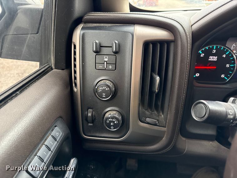 image for item DY8354 2017 GMC Sierra 1500 Crew Cab pickup truck