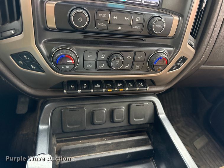 image for item DY8354 2017 GMC Sierra 1500 Crew Cab pickup truck