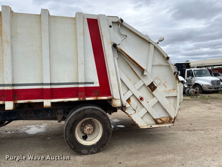 image for item DY8355 1987 Ford L8000 refuse truck