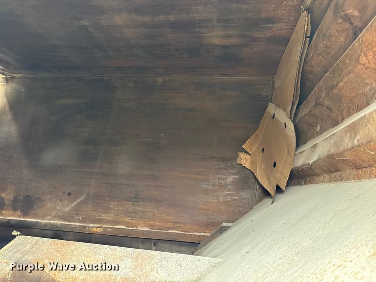 image for item DY8355 1987 Ford L8000 refuse truck