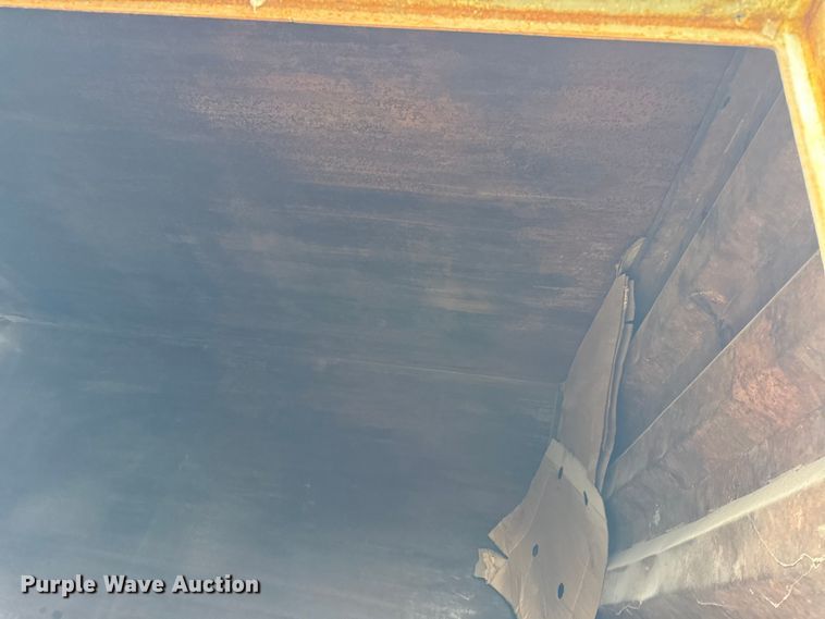 image for item DY8355 1987 Ford L8000 refuse truck