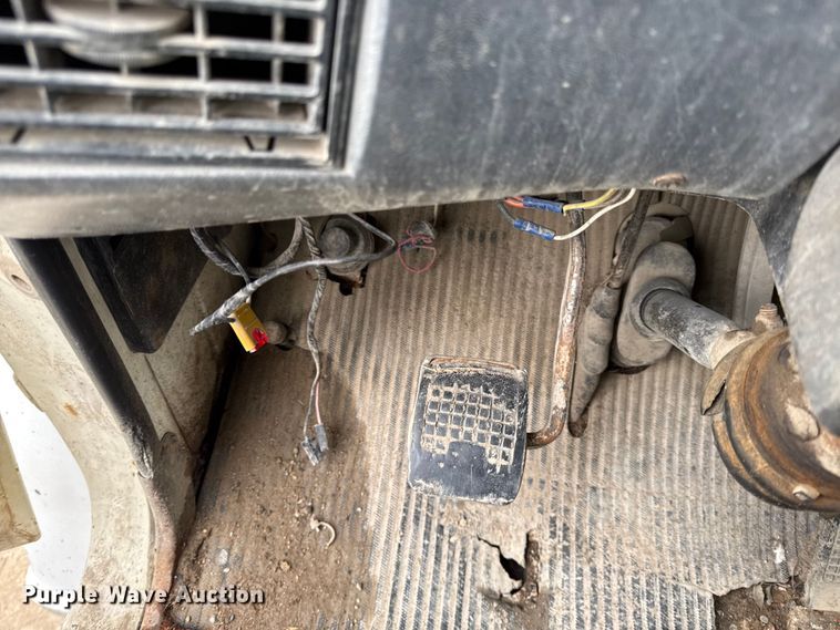 image for item DY8355 1987 Ford L8000 refuse truck