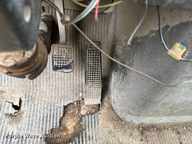 image for item DY8355 1987 Ford L8000 refuse truck