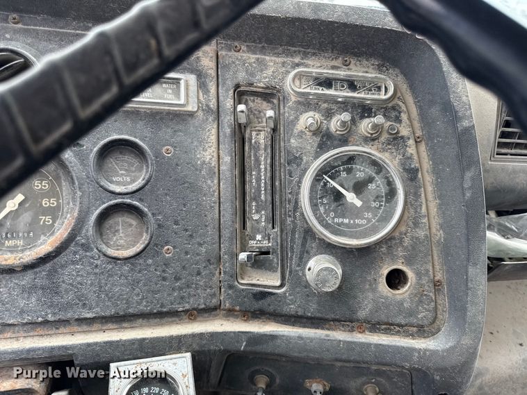 image for item DY8355 1987 Ford L8000 refuse truck