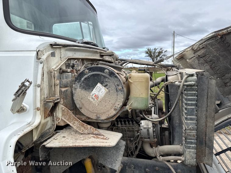 image for item DY8355 1987 Ford L8000 refuse truck