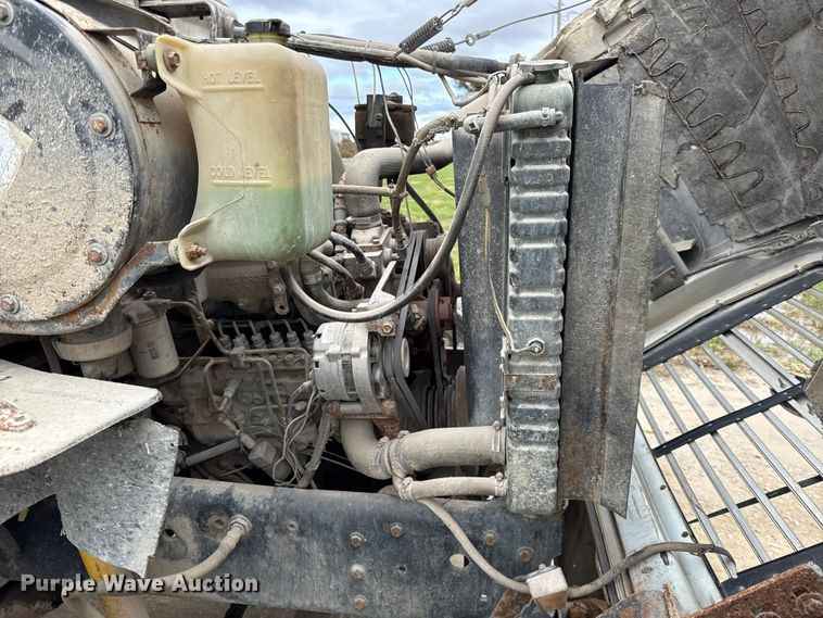 image for item DY8355 1987 Ford L8000 refuse truck