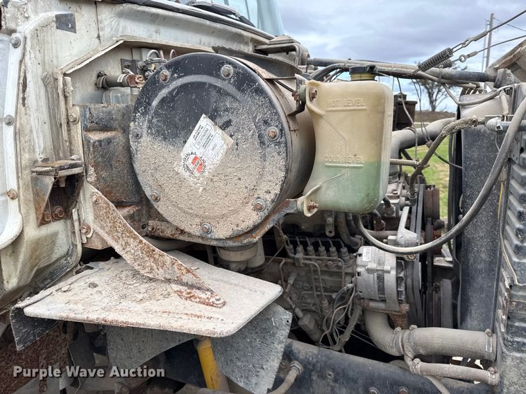 image for item DY8355 1987 Ford L8000 refuse truck