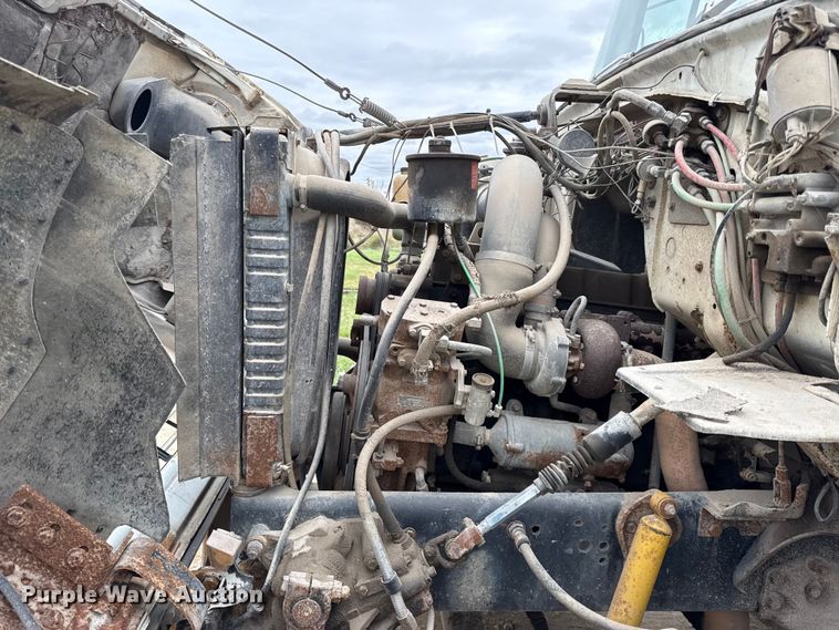 image for item DY8355 1987 Ford L8000 refuse truck