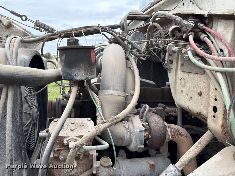 image for item DY8355 1987 Ford L8000 refuse truck