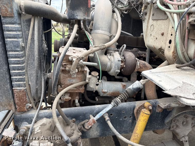 image for item DY8355 1987 Ford L8000 refuse truck