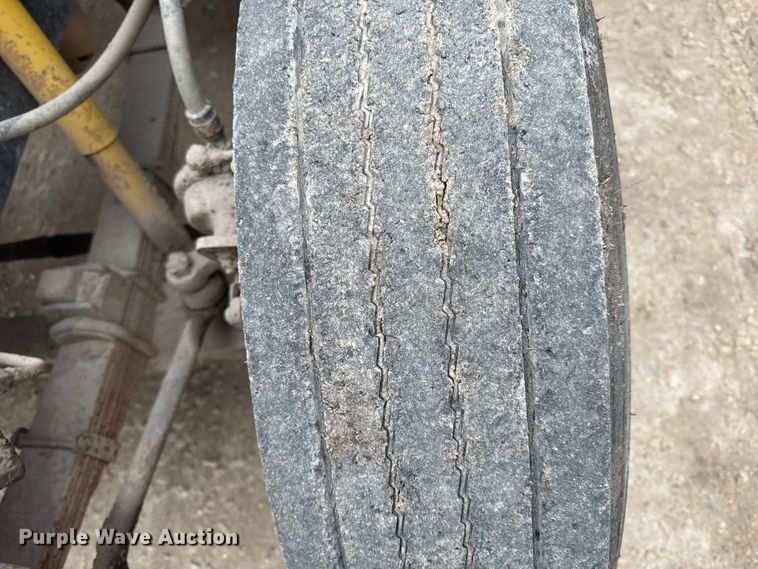 image for item DY8355 1987 Ford L8000 refuse truck