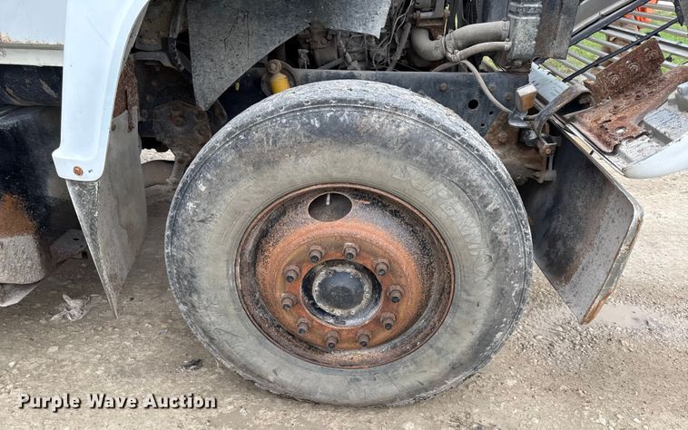 image for item DY8355 1987 Ford L8000 refuse truck