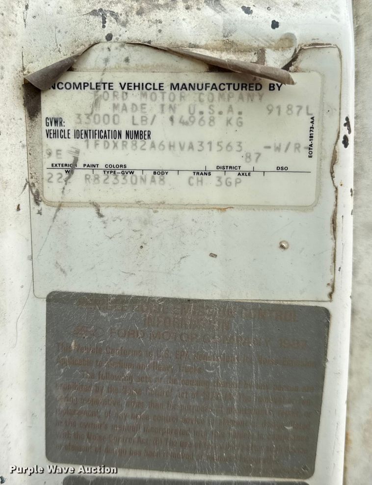 image for item DY8355 1987 Ford L8000 refuse truck