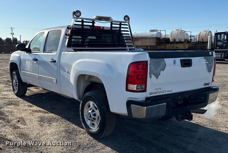 image for item DY8369 2011 GMC Sierra 2500HD Crew Cab pickup truck