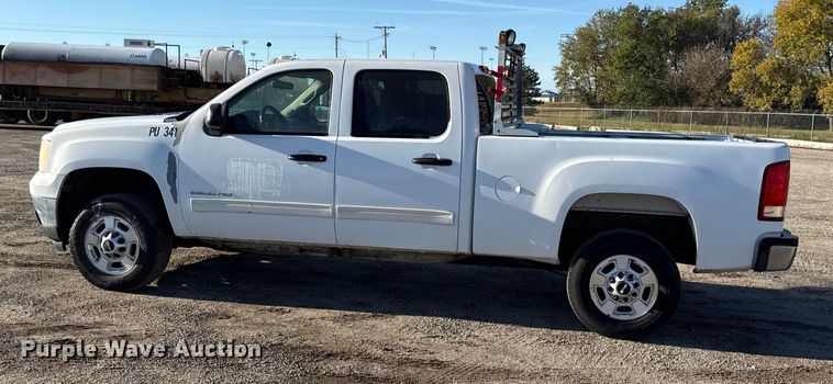image for item DY8369 2011 GMC Sierra 2500HD Crew Cab pickup truck