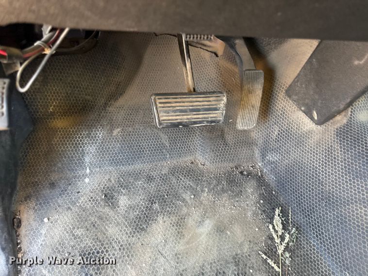 image for item DY8369 2011 GMC Sierra 2500HD Crew Cab pickup truck