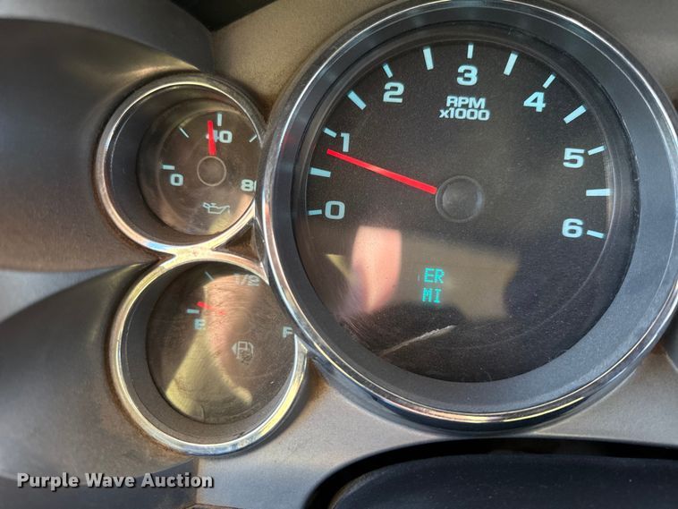 image for item DY8369 2011 GMC Sierra 2500HD Crew Cab pickup truck