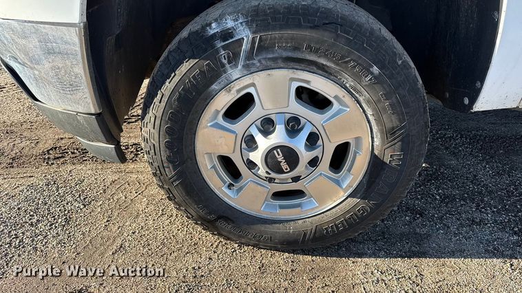 image for item DY8369 2011 GMC Sierra 2500HD Crew Cab pickup truck