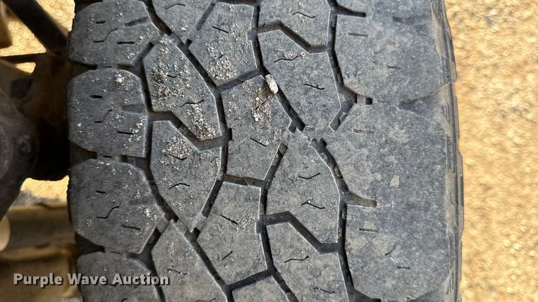 image for item DY8369 2011 GMC Sierra 2500HD Crew Cab pickup truck