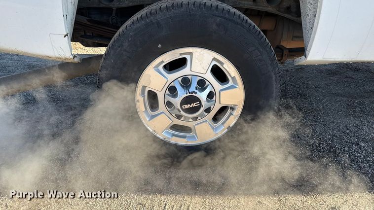 image for item DY8369 2011 GMC Sierra 2500HD Crew Cab pickup truck