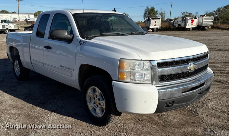 image for item DY8370 2009 Chevrolet Silverado 1500 Ext. Cab pickup truck