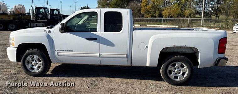 image for item DY8370 2009 Chevrolet Silverado 1500 Ext. Cab pickup truck