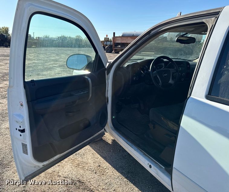 image for item DY8370 2009 Chevrolet Silverado 1500 Ext. Cab pickup truck
