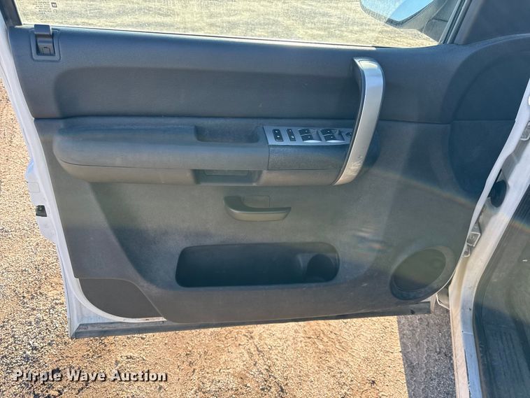 image for item DY8370 2009 Chevrolet Silverado 1500 Ext. Cab pickup truck