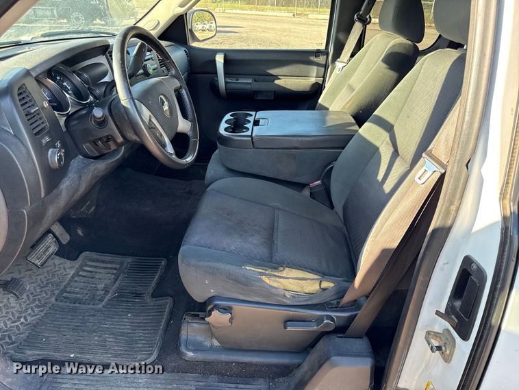 image for item DY8370 2009 Chevrolet Silverado 1500 Ext. Cab pickup truck