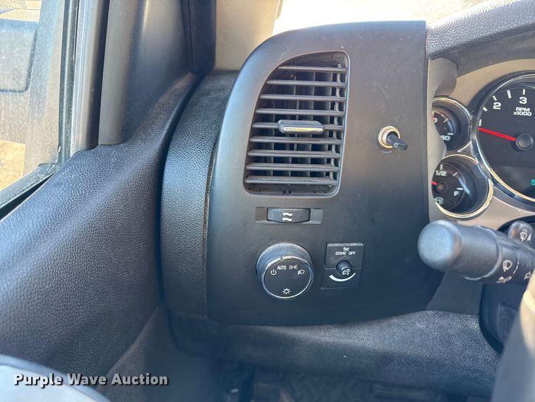 image for item DY8370 2009 Chevrolet Silverado 1500 Ext. Cab pickup truck