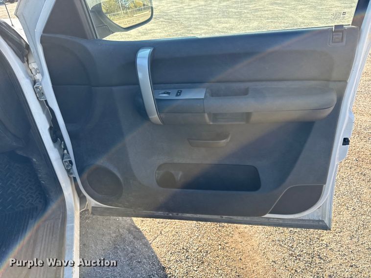 image for item DY8370 2009 Chevrolet Silverado 1500 Ext. Cab pickup truck