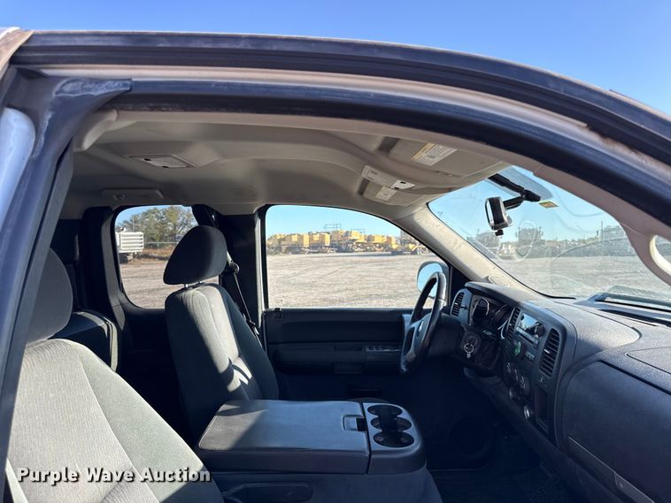 image for item DY8370 2009 Chevrolet Silverado 1500 Ext. Cab pickup truck