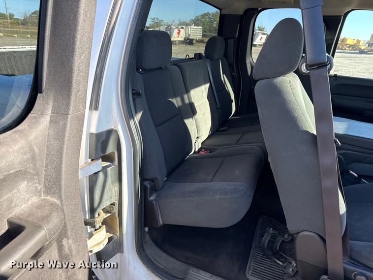 image for item DY8370 2009 Chevrolet Silverado 1500 Ext. Cab pickup truck