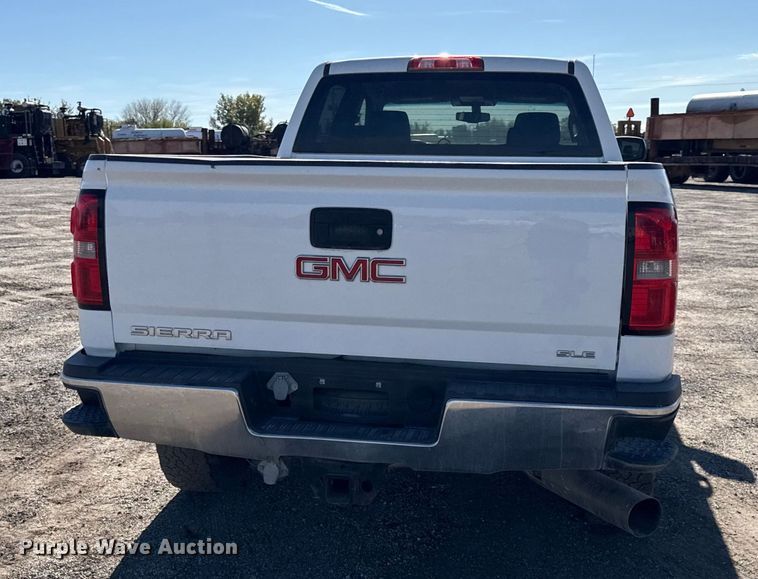 image for item DY8371 2015 GMC Sierra 2500HD SLE Crew Cab pickup truck