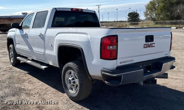 image for item DY8371 2015 GMC Sierra 2500HD SLE Crew Cab pickup truck