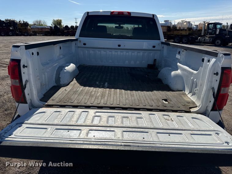 image for item DY8371 2015 GMC Sierra 2500HD SLE Crew Cab pickup truck