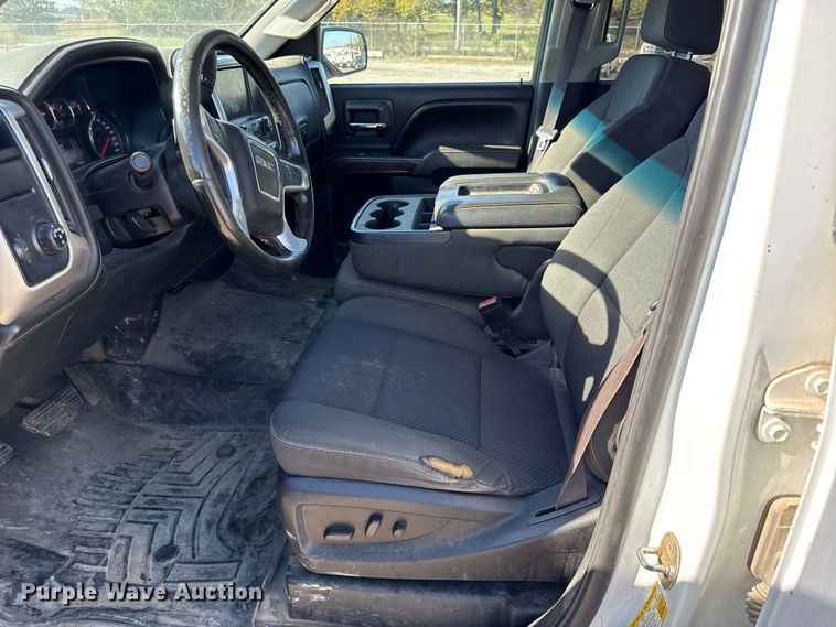 image for item DY8371 2015 GMC Sierra 2500HD SLE Crew Cab pickup truck