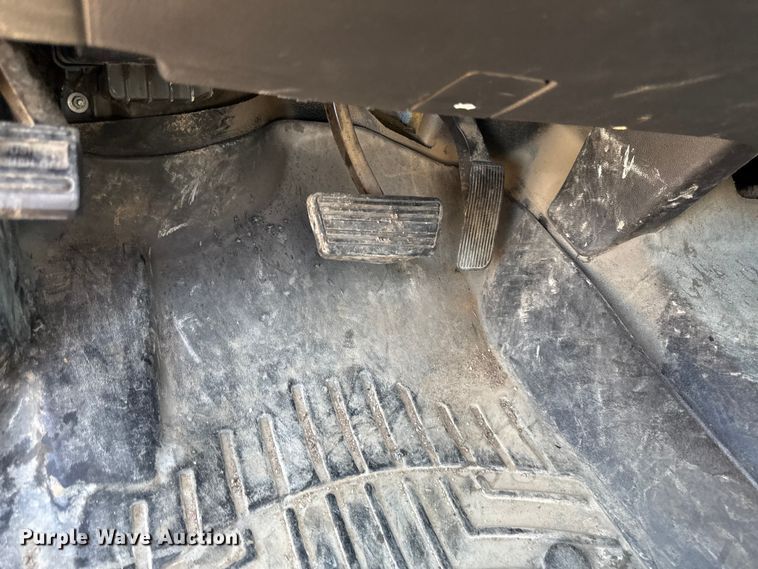 image for item DY8371 2015 GMC Sierra 2500HD SLE Crew Cab pickup truck