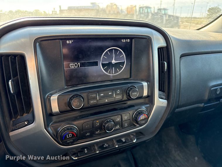 image for item DY8371 2015 GMC Sierra 2500HD SLE Crew Cab pickup truck