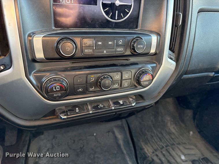 image for item DY8371 2015 GMC Sierra 2500HD SLE Crew Cab pickup truck