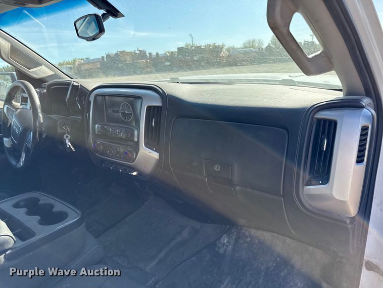 image for item DY8371 2015 GMC Sierra 2500HD SLE Crew Cab pickup truck