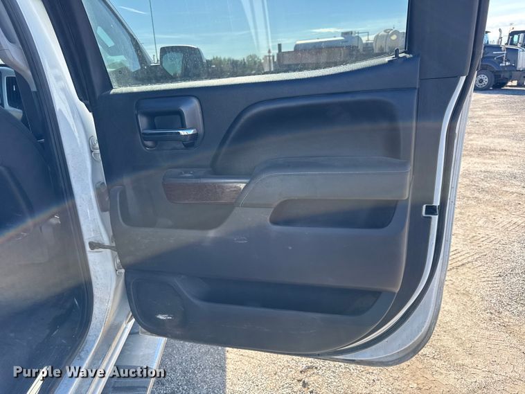 image for item DY8371 2015 GMC Sierra 2500HD SLE Crew Cab pickup truck