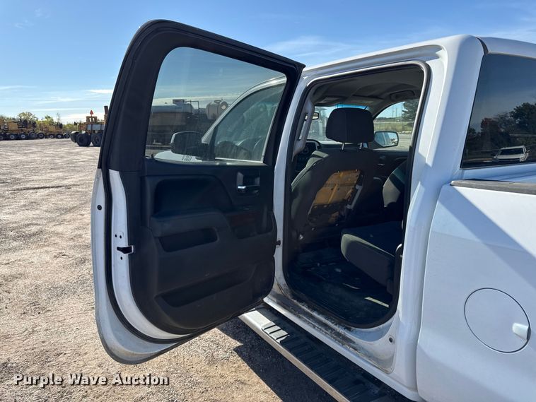 image for item DY8371 2015 GMC Sierra 2500HD SLE Crew Cab pickup truck