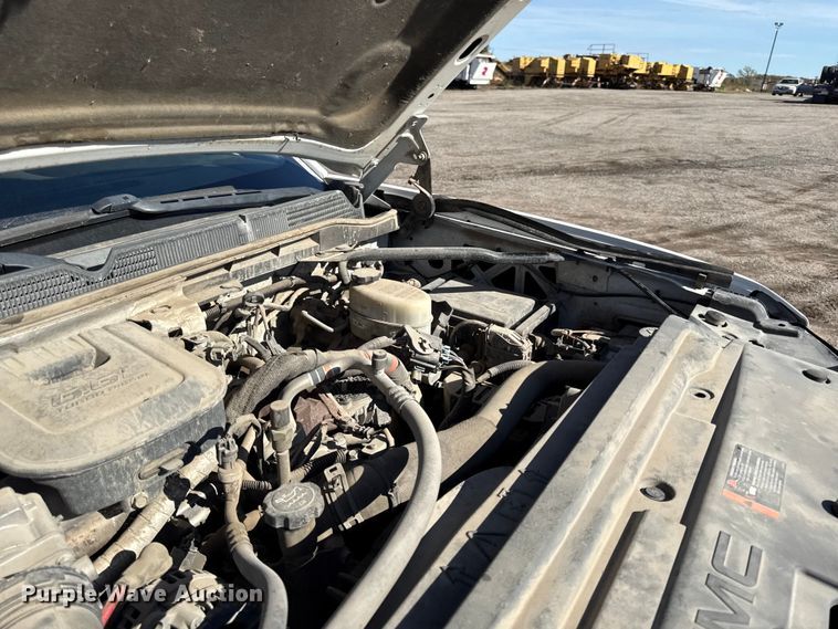 image for item DY8371 2015 GMC Sierra 2500HD SLE Crew Cab pickup truck