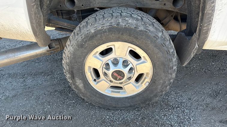 image for item DY8371 2015 GMC Sierra 2500HD SLE Crew Cab pickup truck