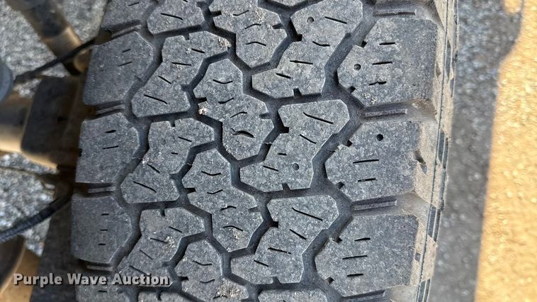 image for item DY8371 2015 GMC Sierra 2500HD SLE Crew Cab pickup truck