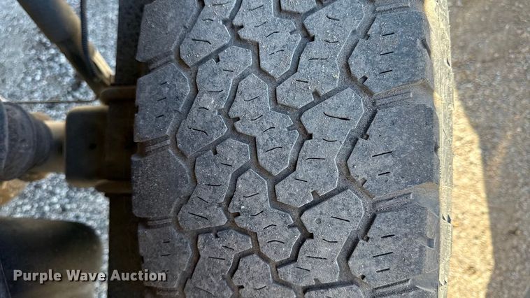 image for item DY8371 2015 GMC Sierra 2500HD SLE Crew Cab pickup truck