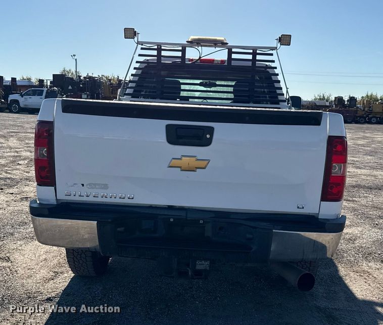 image for item DY8372 2011 Chevrolet Silverado 2500HD Ext. Cab pickup truck