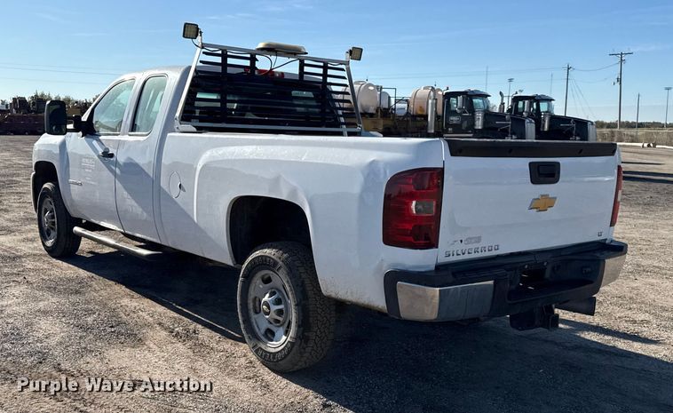 image for item DY8372 2011 Chevrolet Silverado 2500HD Ext. Cab pickup truck