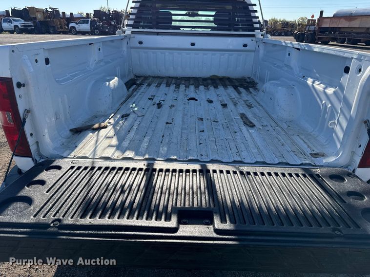 image for item DY8372 2011 Chevrolet Silverado 2500HD Ext. Cab pickup truck